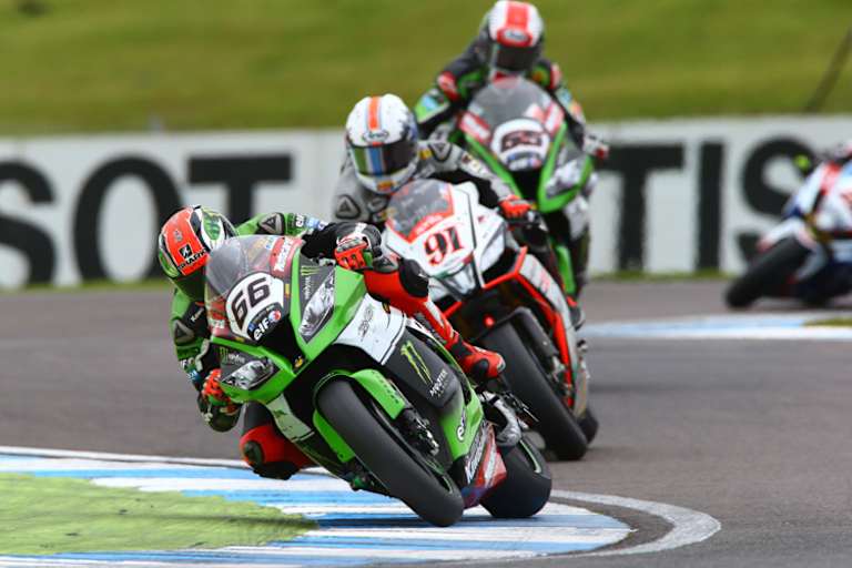 Donington Park: Tom Sykes vor Leon Haslam und Jonathan Rea