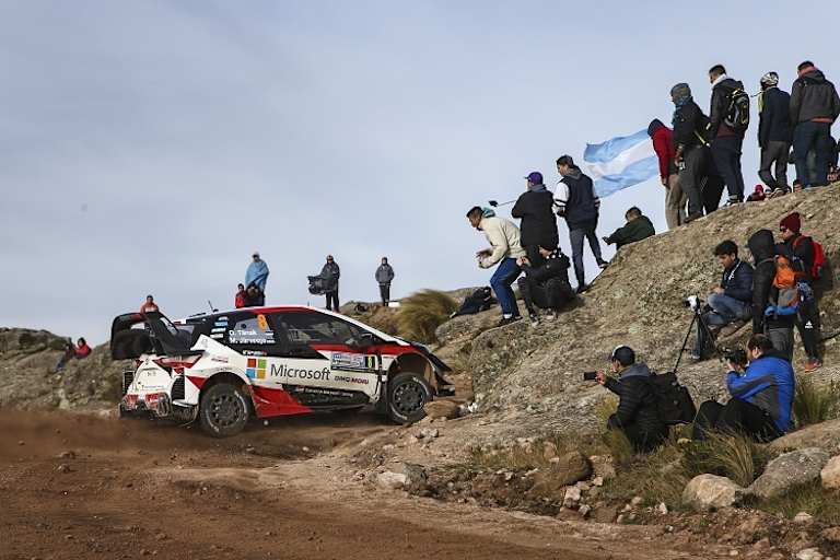 Ott Tänak kämpft sich zum Sieg