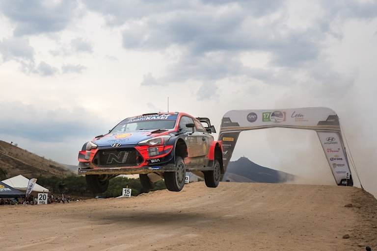 Champion Ott Tänak «flog» auf Platz zwei
