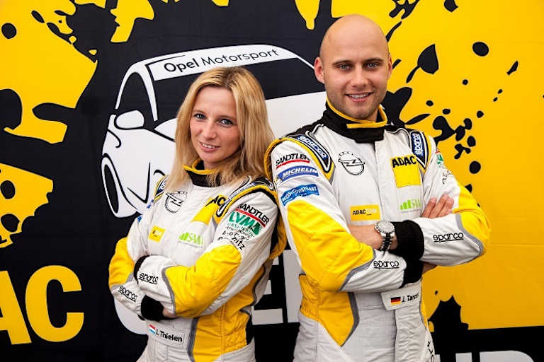 Jennifer Thielen (li.) und Julius Tannert