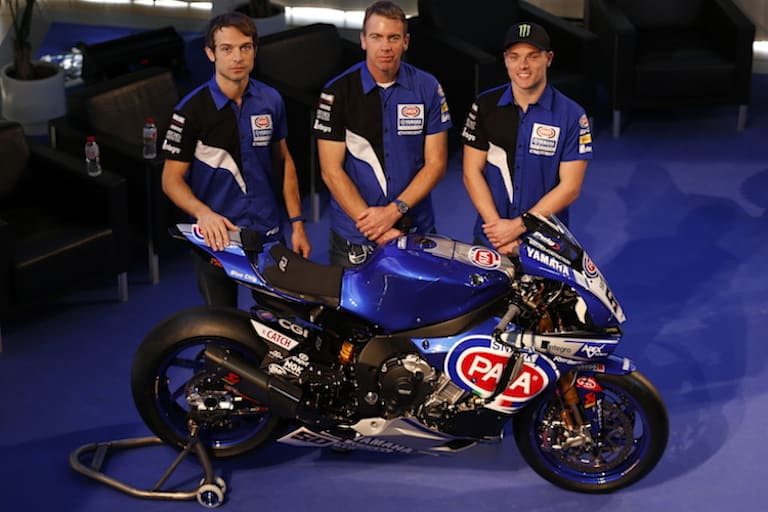 Paul Denning (mitte) mit seinen Stars Sylvain Guintoli und Alex Lowes