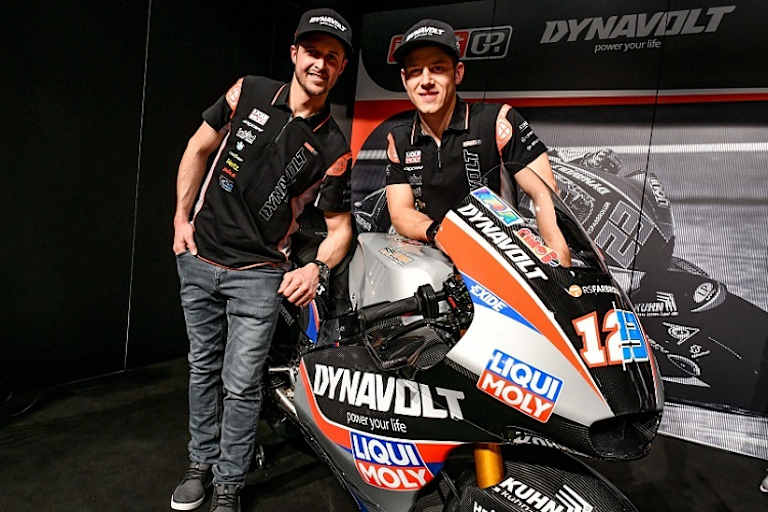 Tom Lüthi und Marcel Schrötter präsentieren die IntactGP-Maschine