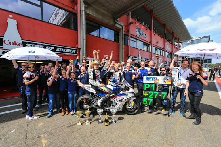 Gefeiert wird im BMW Team immer gemeinsam