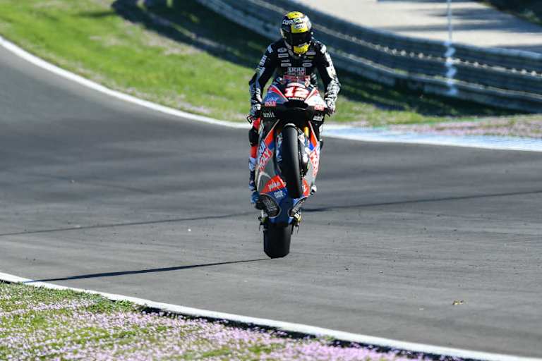 Tom Lüthi freute sich sichtlich, wieder auf sein Moto2-Bike zu steigen