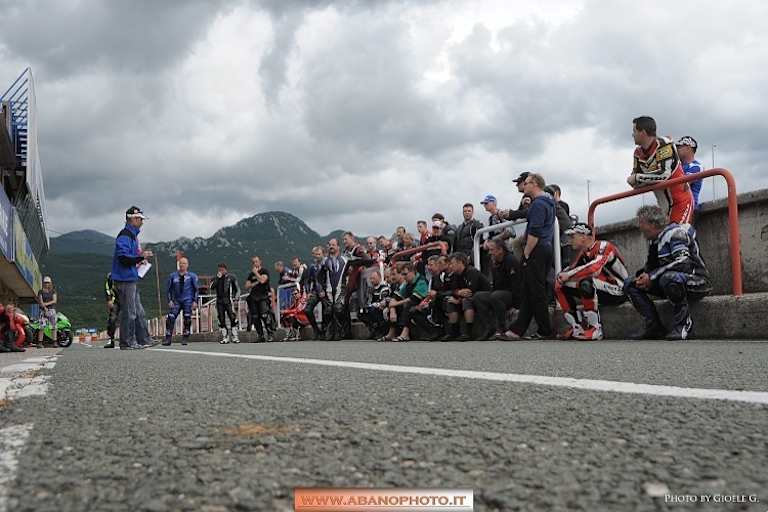 Theo Heller (links): Klare Worte an übermotivierte Jungs, ohne schulmeisterlich zu wirken