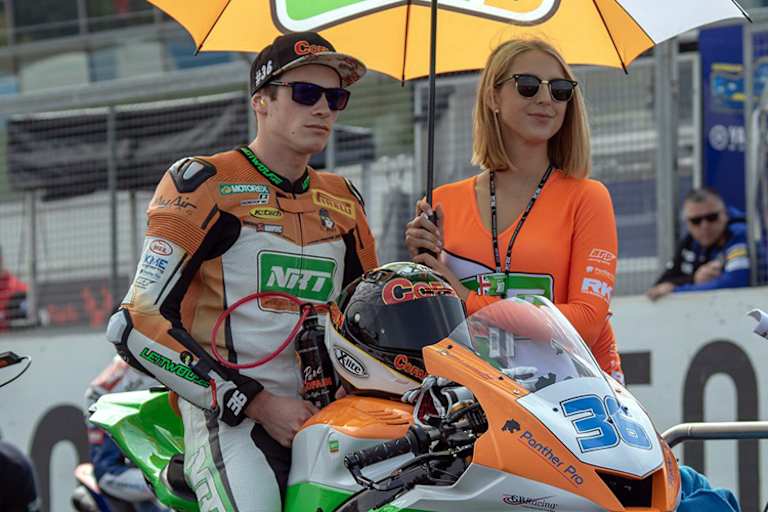 Thomas Gradinger vor dem Start in Donington Park