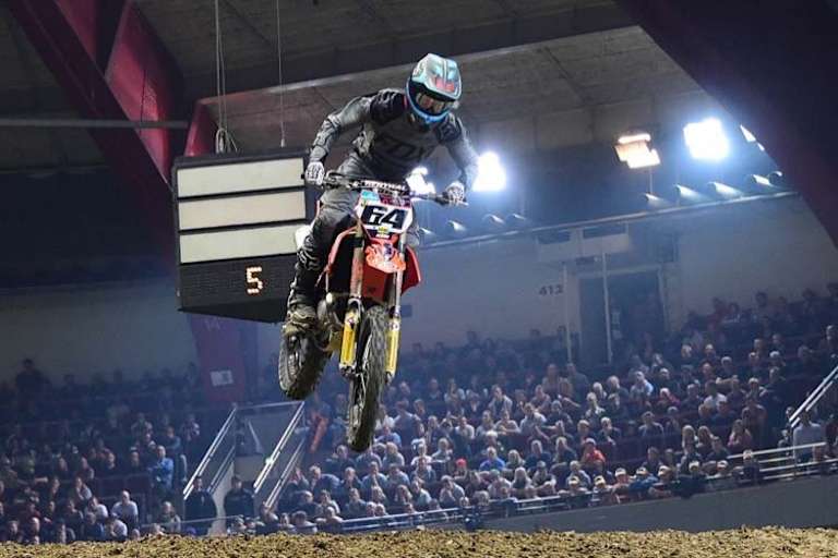 Die Supercross-Asse zeigten hohe Sprünge 