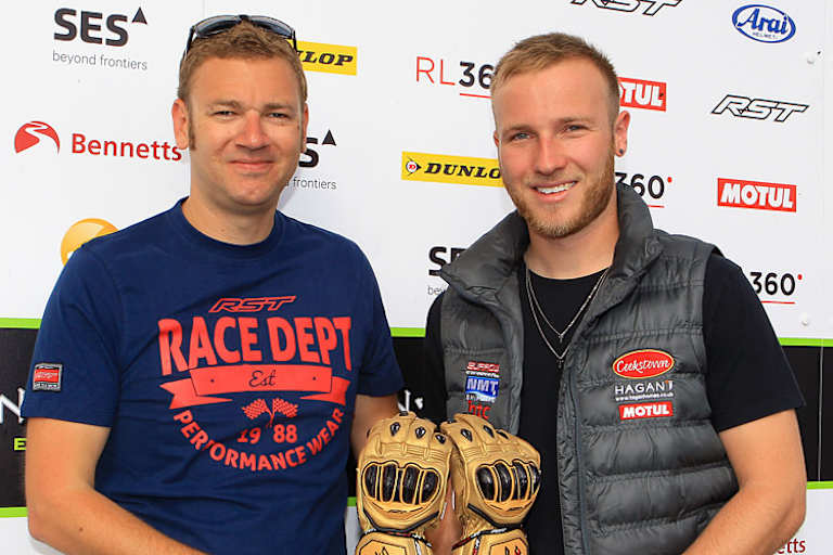 Davey Todd (r.) erhielt 2018 den «TT-Star of Tomorrow-Award»