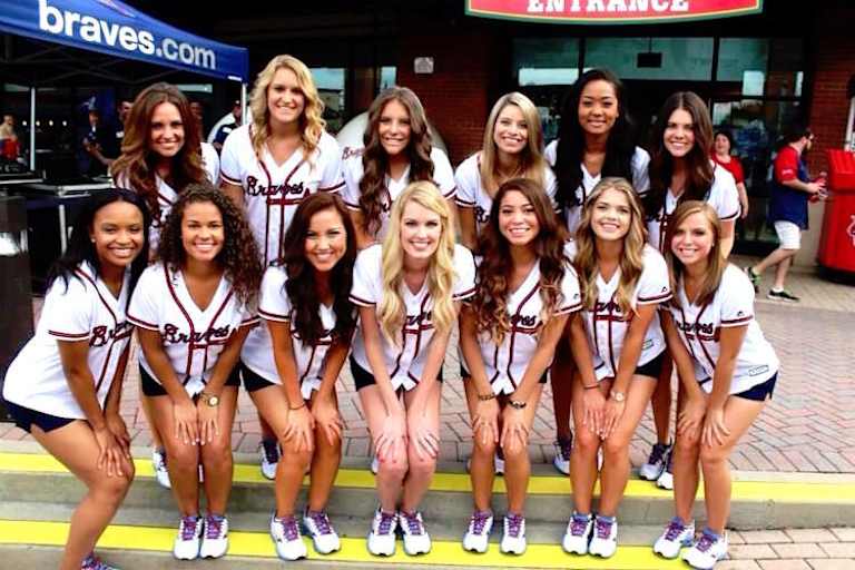 Die Tomahawks, Botschafterinnen der Atlanta Braves