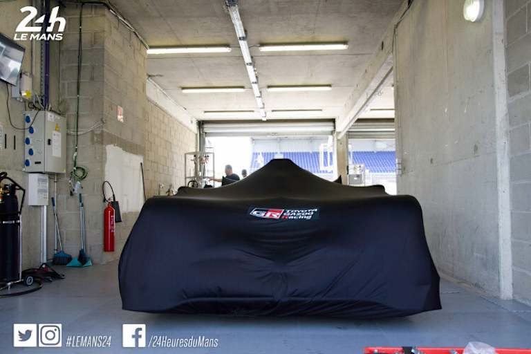 Erster LMP1 in der Box: Der Toyota TS050 Hybrid