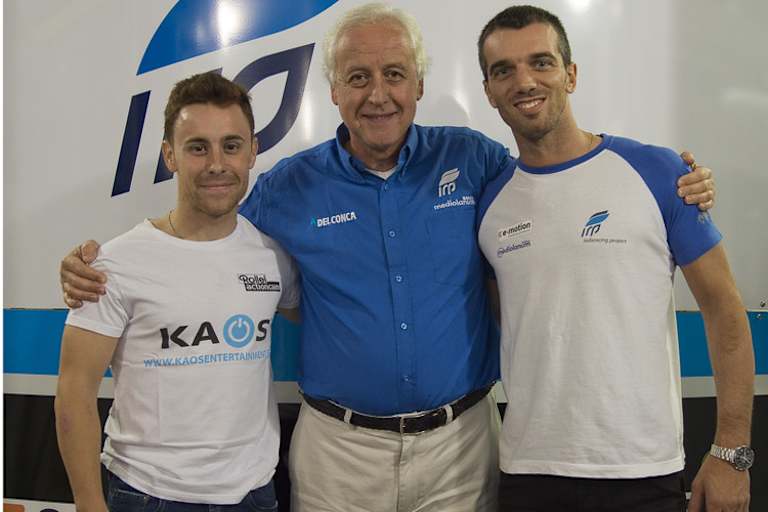 Das ist der Plan: Teamchef Sacchi mit Vazquez (Moto2) und De Angelis (MotoGP)