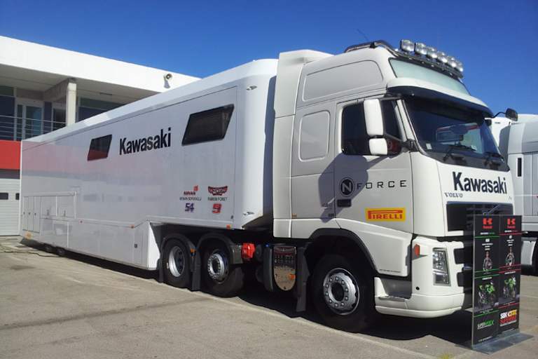 Kaum noch Sponsoren: Der Truck des Mahi-Teams