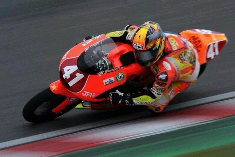 Ui auf der Moto3-Maschine TR004 von Ioda 