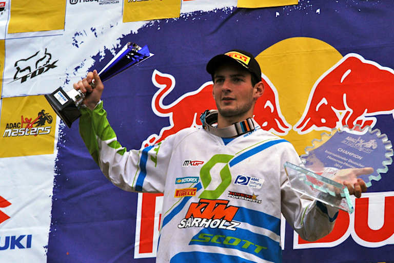 Dennis Ullrich triumphiert beim ADAC Masters Finale