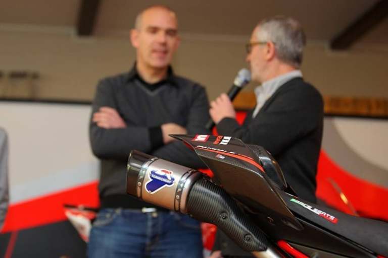 Der Endschalldämpfer der V4 wurde von Termignoni entwickelt