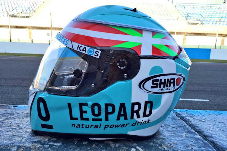 Der Helm von Efren Vazquez in den Leopard-Farben