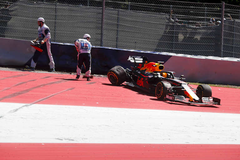 Noch vor dem Mercedes-Star flog Max Verstappen ab