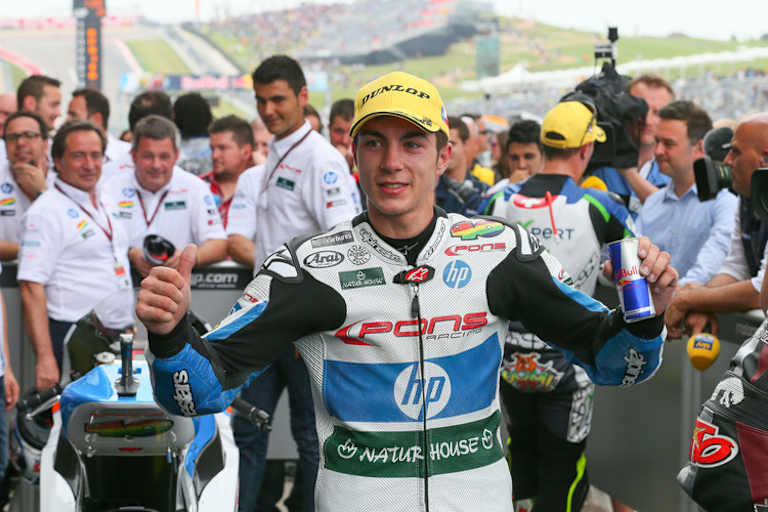 Texas-GP-Sieger Maverick Viñales, hinten links Teamchef Sito Pons