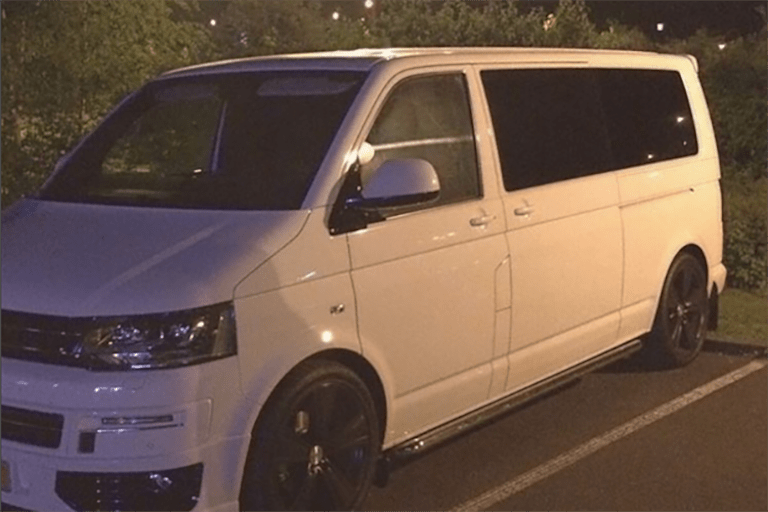 Auch dieser VW-Transporter soll entwendet worden sein