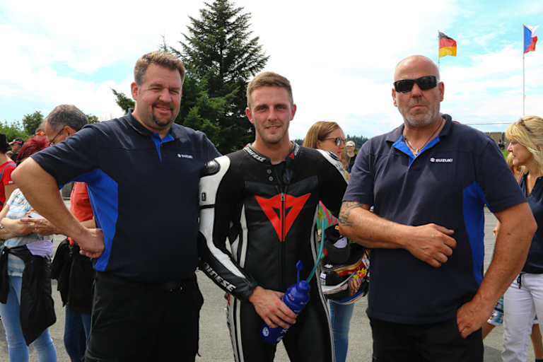 Kevin Wahr (Mitte) kommt in Hockenheim wieder