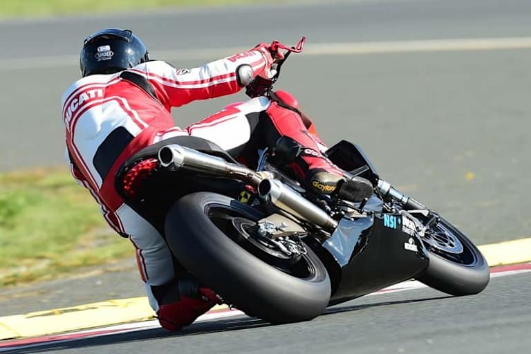 Mit der Ducati Monster im IDM Einsatz