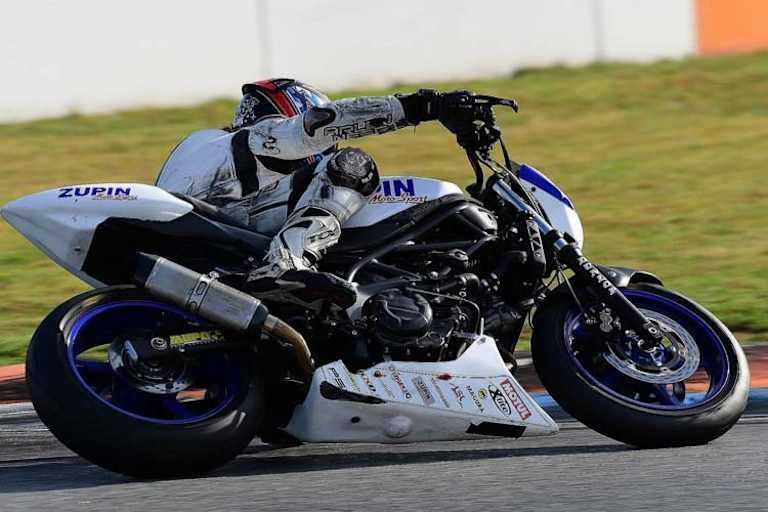 Bei ebay gabs eine Suzuki für ein Wochenende