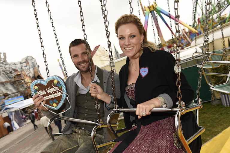 Martin Tomczyk mit Gattin Christina Surer