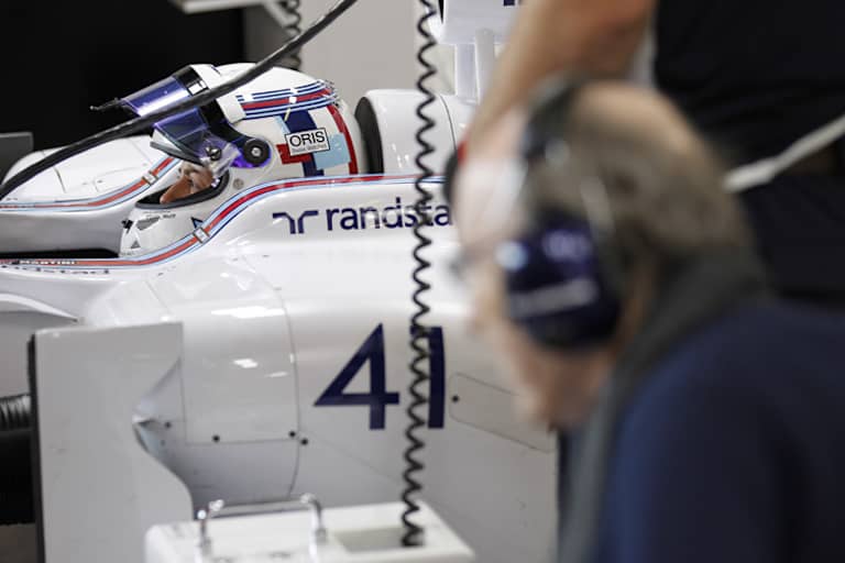 Susie Wolff mit der Startnummer 41