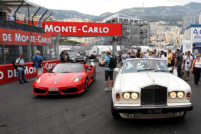 Defilier der Luxuskarossen