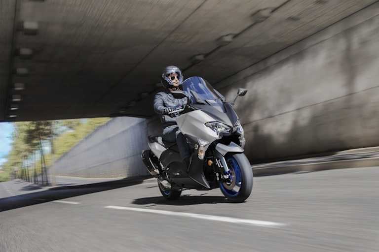 Yamaha TMax SX: Aufgewertet mit Zwei Fahrmodi für Stadt und Land