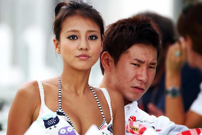 Kamui mit seiner Freundin Yu Abiru