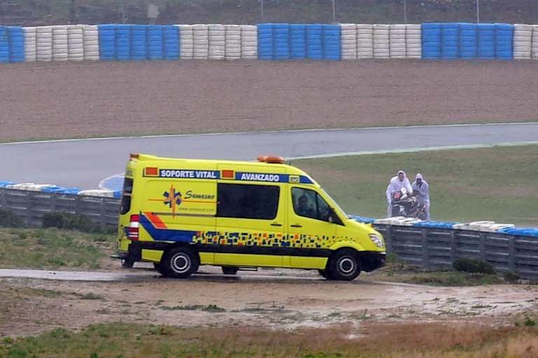 Bei starkem Regen landete Zarco im Kiesbett