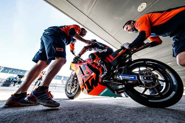 Johann Zarco auf der KTM RC16 in Jerez