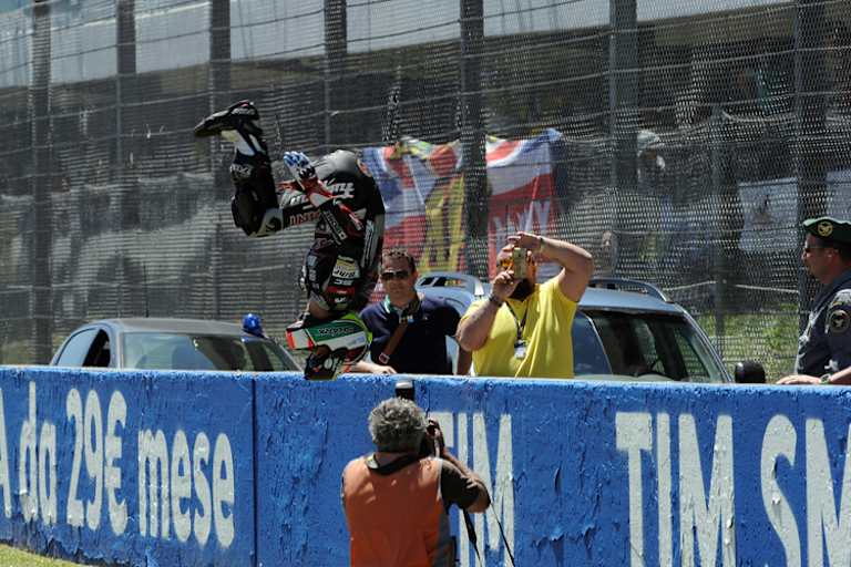 Der übliche Salto nach dem Sieg: Zarco nach dem Grosser Preis von Italien