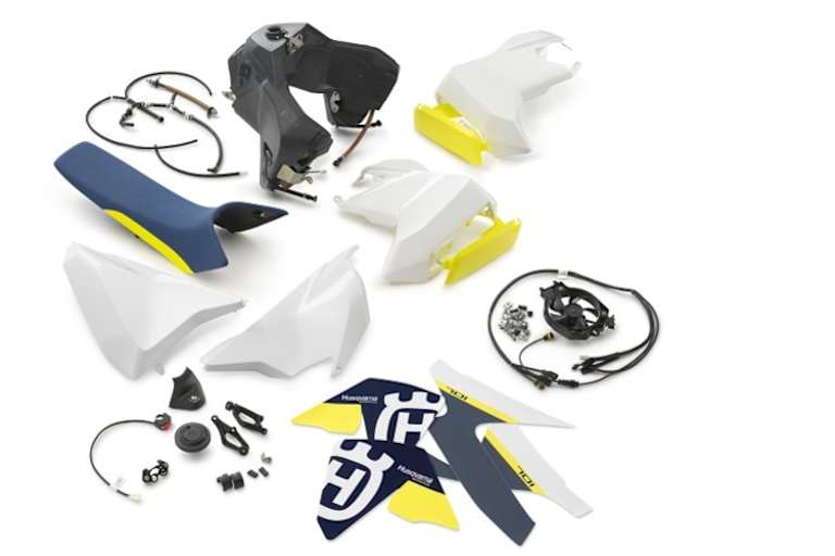 Aufwändiger Teilekit mit Zusatztank für eine Reichweite bis gegen 500 km