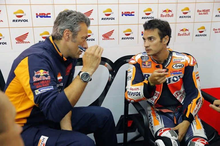Giacomo Guidotti 2017 mit Pedrosa bei Repsol-Honda