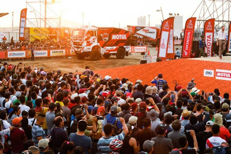Motul hilft als Sponsor dabei, mehr Motorradfahrern die Dakar-Teilnahme zu ermöglichen 