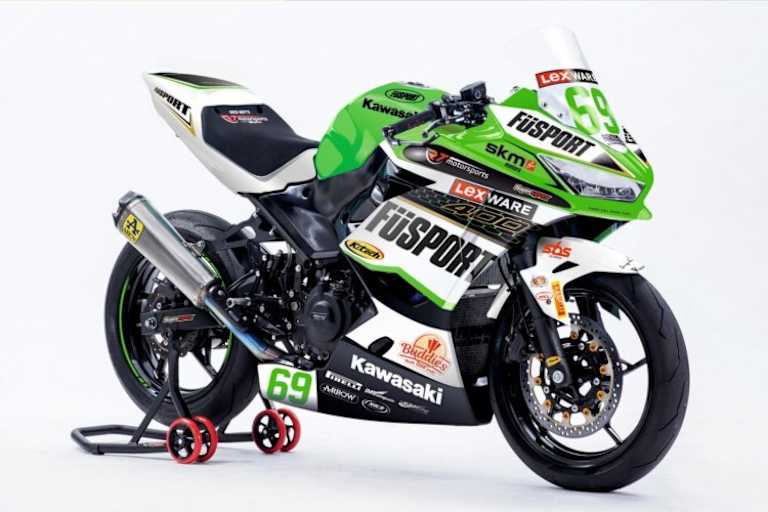 Füsport wirbt prominent auf der Kawasaki-Verkleidung