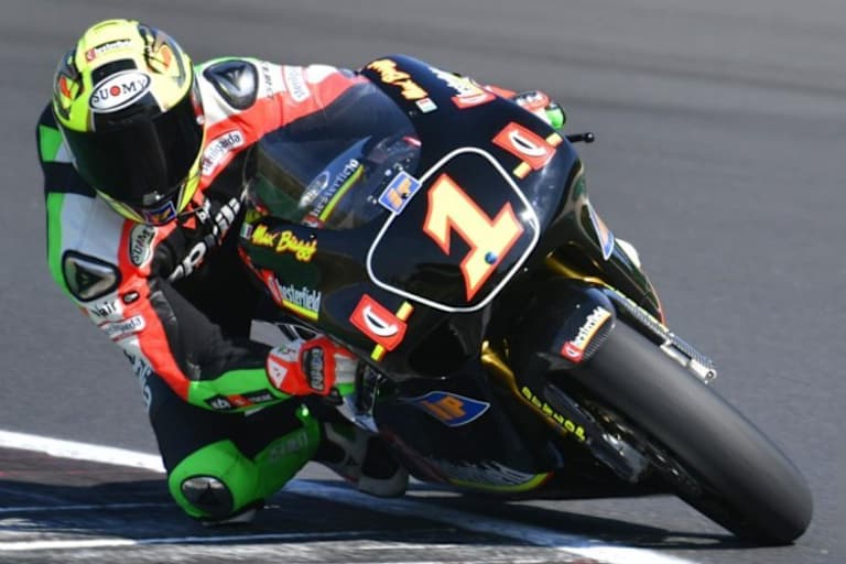 Max Biaggi mit seiner geliebten 250er Aprilia