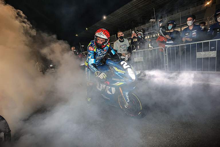 Etienne Masson lässt es nach dem Titelgewinn rauchen