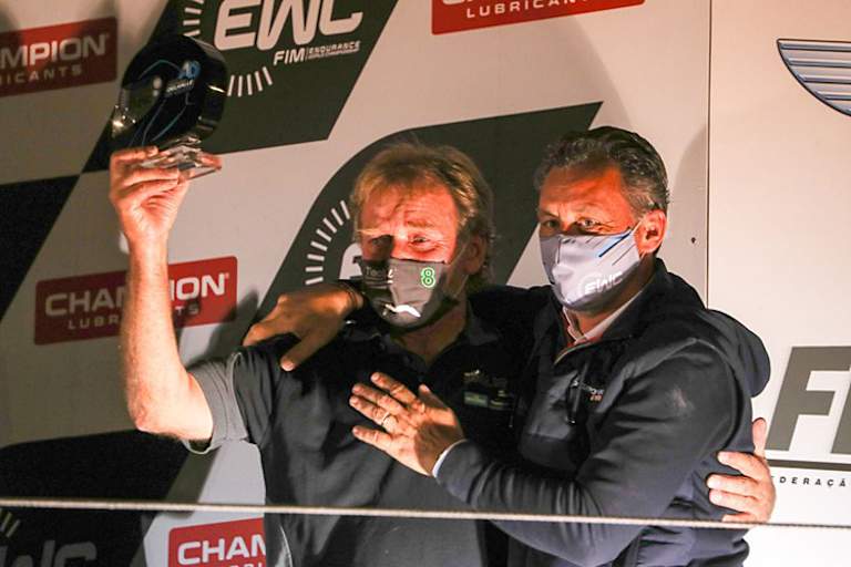 «Hämpu» Bolliger mit der «Anthony Delhalle EWC Spirit Trophy»