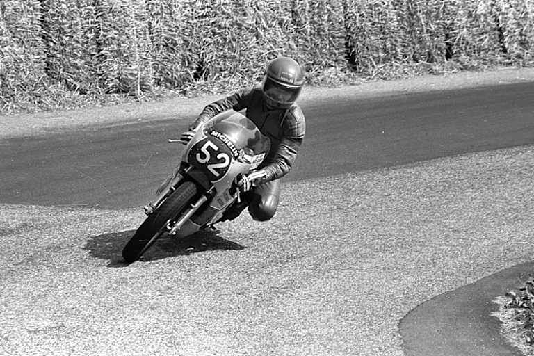 Ein Foto aus längst vergangenen Tagen. Bolliger beim Bergrennen in Julbach 1981