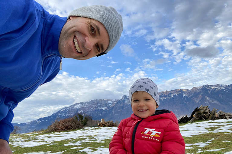 Momentan gibt es viel Zeit für gemeinsame Spaziergänge mit der Familie