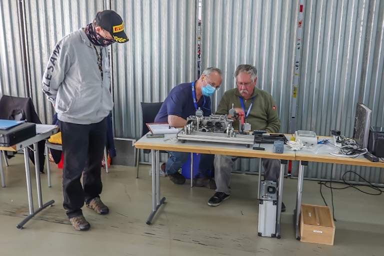 Die technischen Kommissare haben eine große Verantwortung bei Motorradrennen