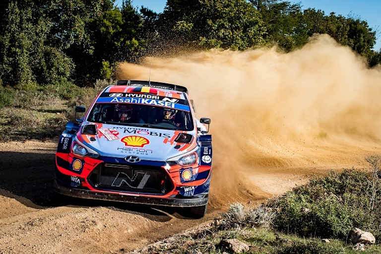   Thierry Neuville schnappt sich den Ehrenrang