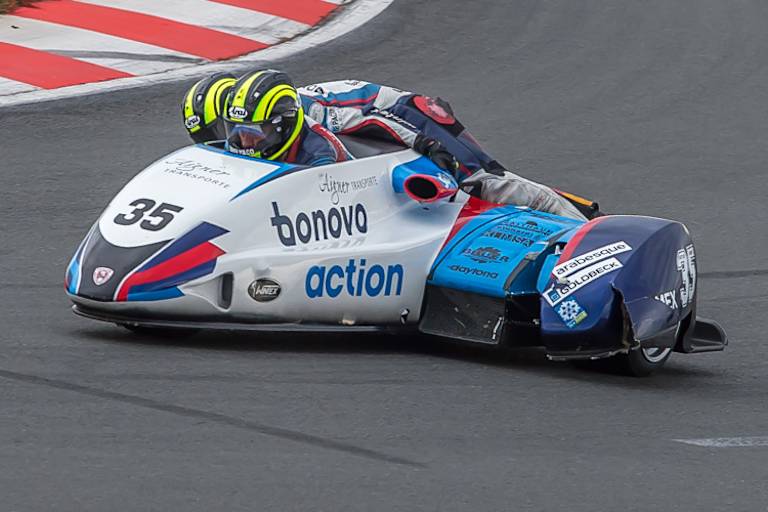 Sattler/Schmidt: Der Kotflügel war lose 