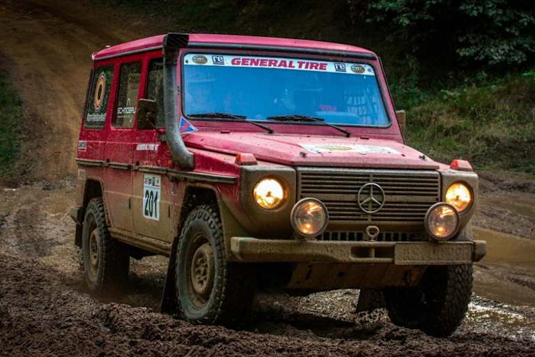 Mit diesem Mercedes GE 280 fährt das Team die Rallye Dakar Classic