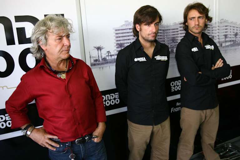 Ángel Nieto mit seinen Söhnen Gelete und Pablo auf einem Archivbild von 2008