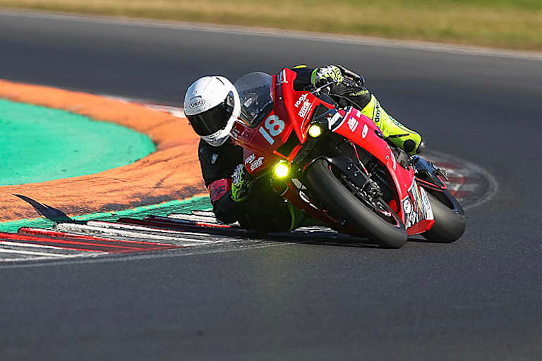 Steinmayr auf der Sapeurs Pompiers-Yamaha beim 6h-Rennen in Most