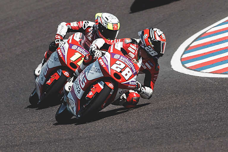 Da lag Izan Guevara noch vor dem späteren Sieger